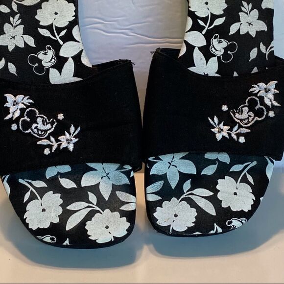 Disney Mickey White and Black Open Toe Sandals - Picture 2 of 6